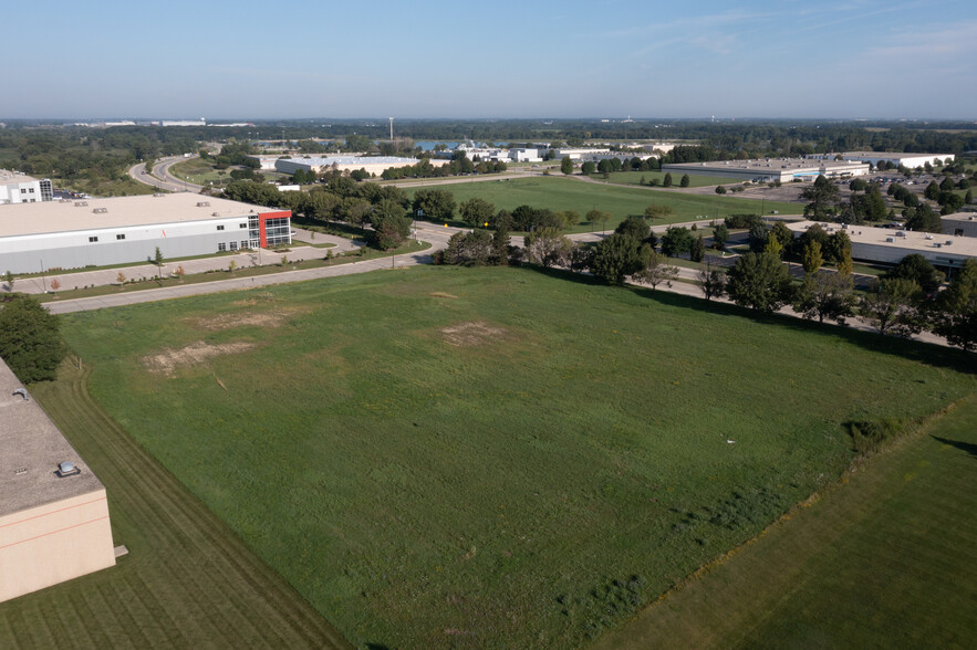 SEC 86th Avenue & Lakeview Pky, Pleasant Prairie, WI for lease - Construction Photo - Image 3 of 4