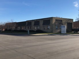 1215 Howard St, Elk Grove Village IL - Services immobiliers commerciaux