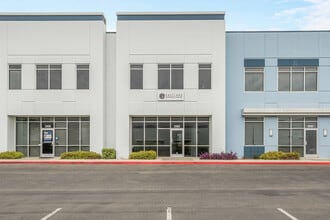 2563 Mast Way, Chula Vista, CA à louer Photo du bâtiment- Image 1 de 37