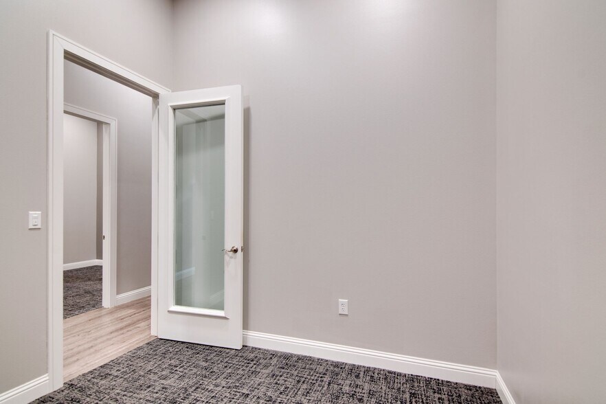 1149 Keller Pky, Keller, TX à louer - Photo du bâtiment - Image 3 de 8