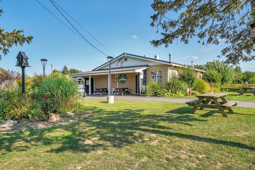 12486 Beebe Rd, Silver Creek, NY à vendre - Photo du bâtiment - Image 2 de 35