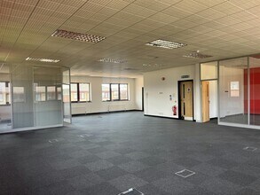 Wenman Rd, Thame à louer Photo du bâtiment- Image 1 de 13