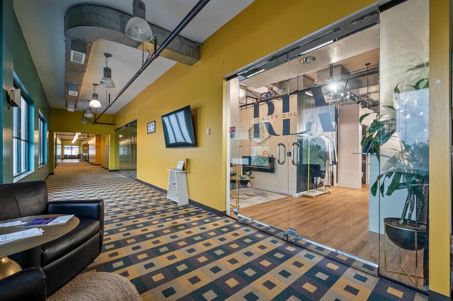 12330 Perry Hwy, Wexford, PA for lease - Building Photo - Image 2 of 12