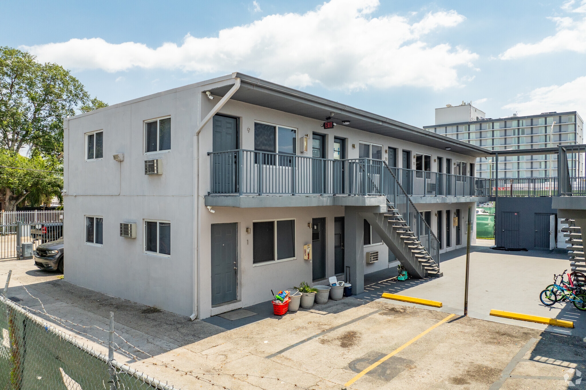 734 NW 80th St, Miami, FL for sale Primary Photo- Image 1 of 21