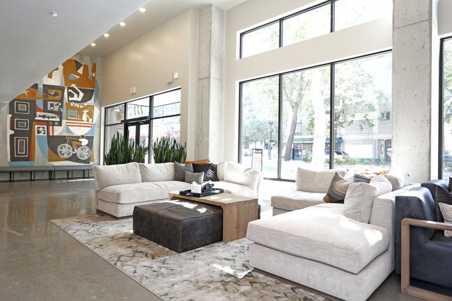 More details for 777 Broadway, Oakland, CA - Retail for Lease