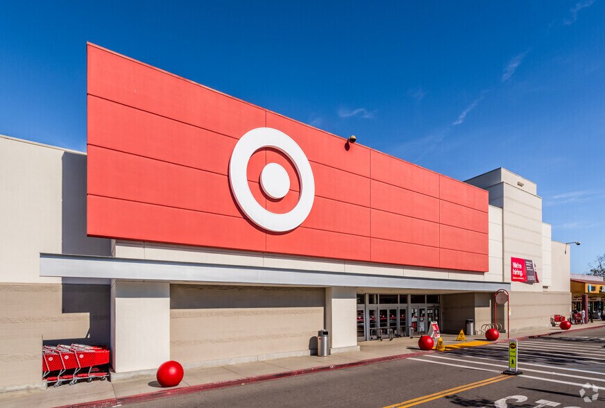 6847-6931 Katella Ave, Cypress, CA à louer - Photo du bâtiment - Image 2 de 3