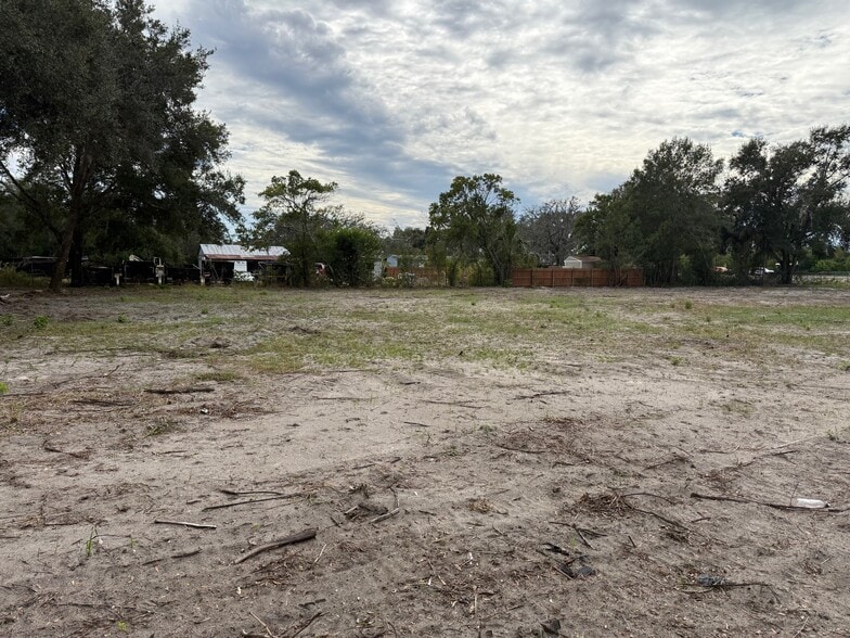 7108-7110 Little Rd, New Port Richey, FL à vendre - Photo du bâtiment - Image 1 de 4