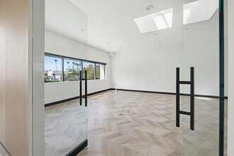 4041 Wilshire Blvd, Los Angeles, CA for lease Interior Photo- Image 2 of 10