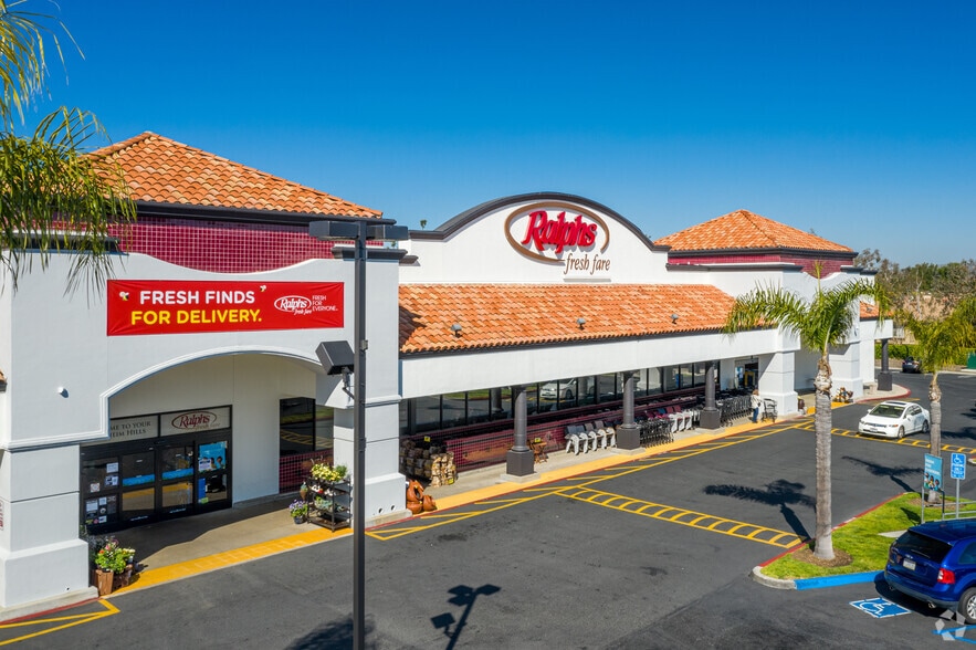 711-791 S Weir Canyon Rd, Anaheim Hills, CA for lease - Building Photo - Image 2 of 16