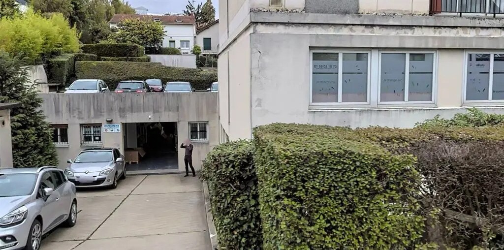 Commerce de détail dans Rueil-Malmaison à louer Photo du bâtiment- Image 1 de 3