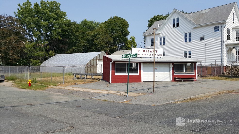 287 Temple St, Whitman, MA à louer - Photo du bâtiment - Image 1 de 1