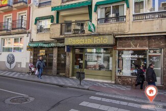 Plus de détails pour Multi-résidentiel à vendre