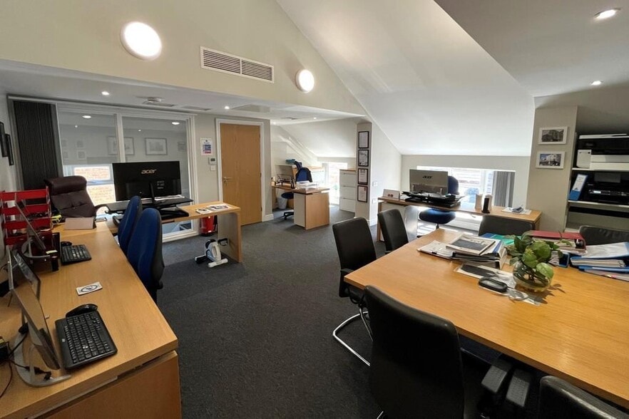 7-8A Spital Rd, Maldon for lease - Building Photo - Image 3 of 9