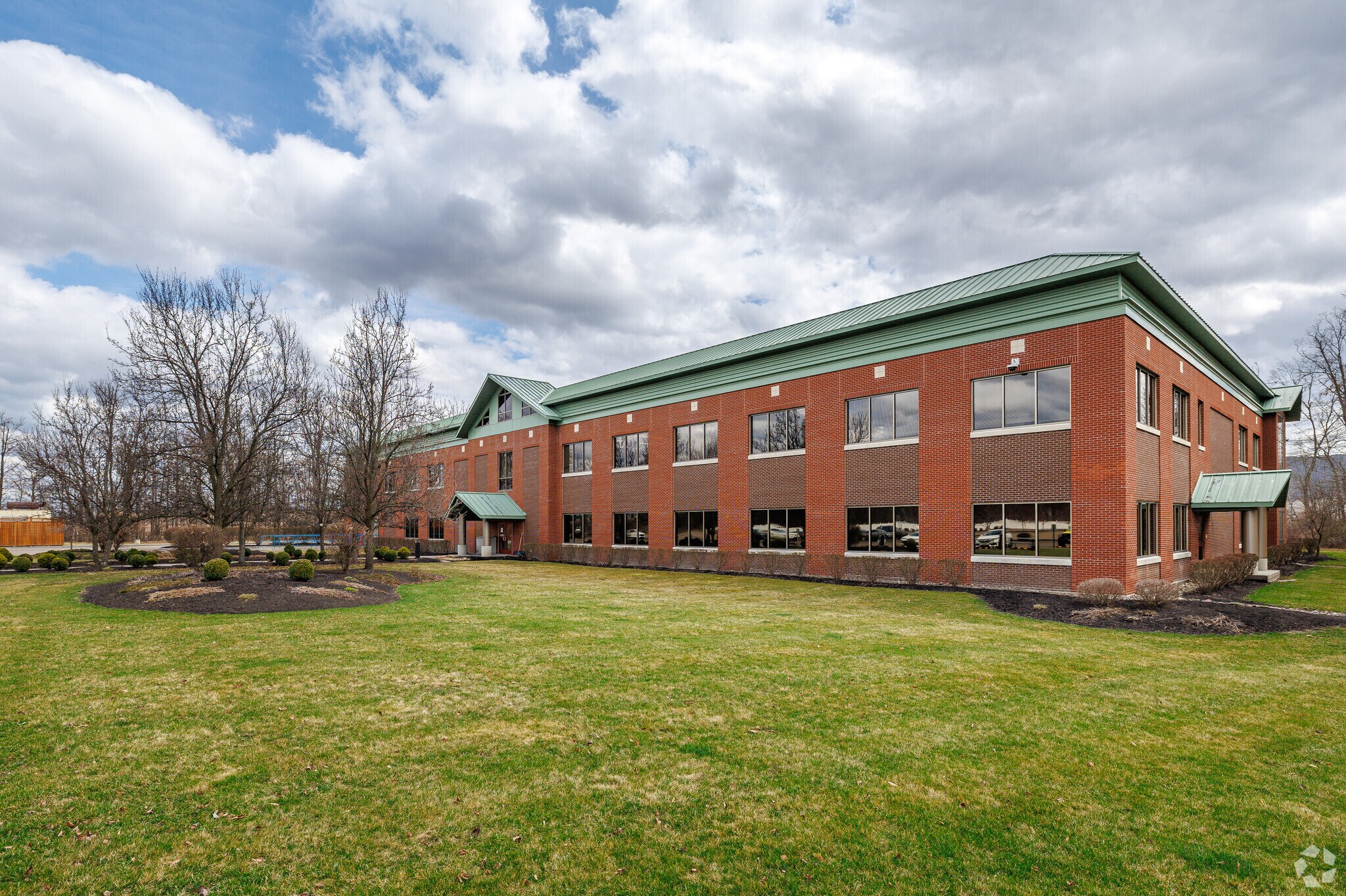 325 Daniel Zenker Dr, Big Flats, NY for lease Primary Photo- Image 1 of 43