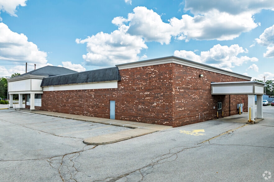 5118 S Martin Luther King Jr Blvd, Lansing, MI à vendre - Photo du bâtiment - Image 3 de 20