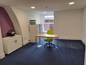 25 Queen St, Oldham à vendre Photo intérieure- Image 1 de 10