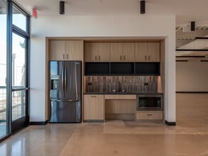 10880 E Crystal Falls Pky, Leander, TX for lease Interior Photo- Image 2 of 8