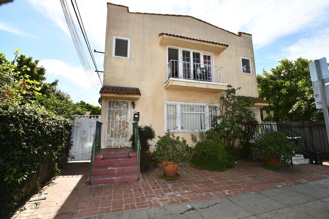 Plus de détails pour 3216 E 4th St, Long Beach, CA - Multi-résidentiel à vendre