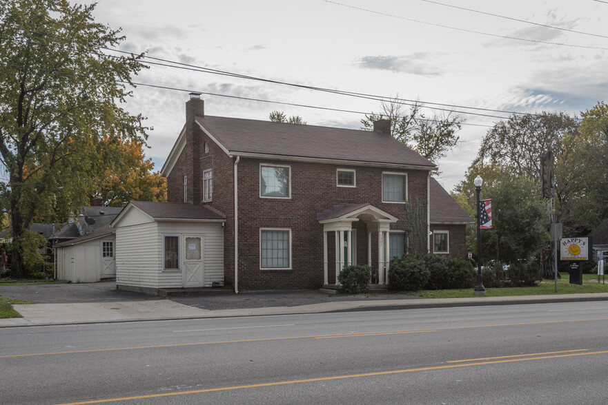 1302 E 10th St, Jeffersonville, IN à vendre - Photo principale - Image 1 de 1