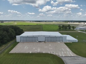 4555 Altitude Dr, Fort Wayne IN - Airplane Hangar