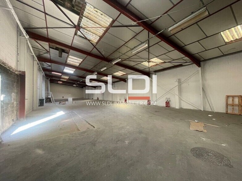Flex in Villeurbanne for lease - Building Photo - Image 3 of 6
