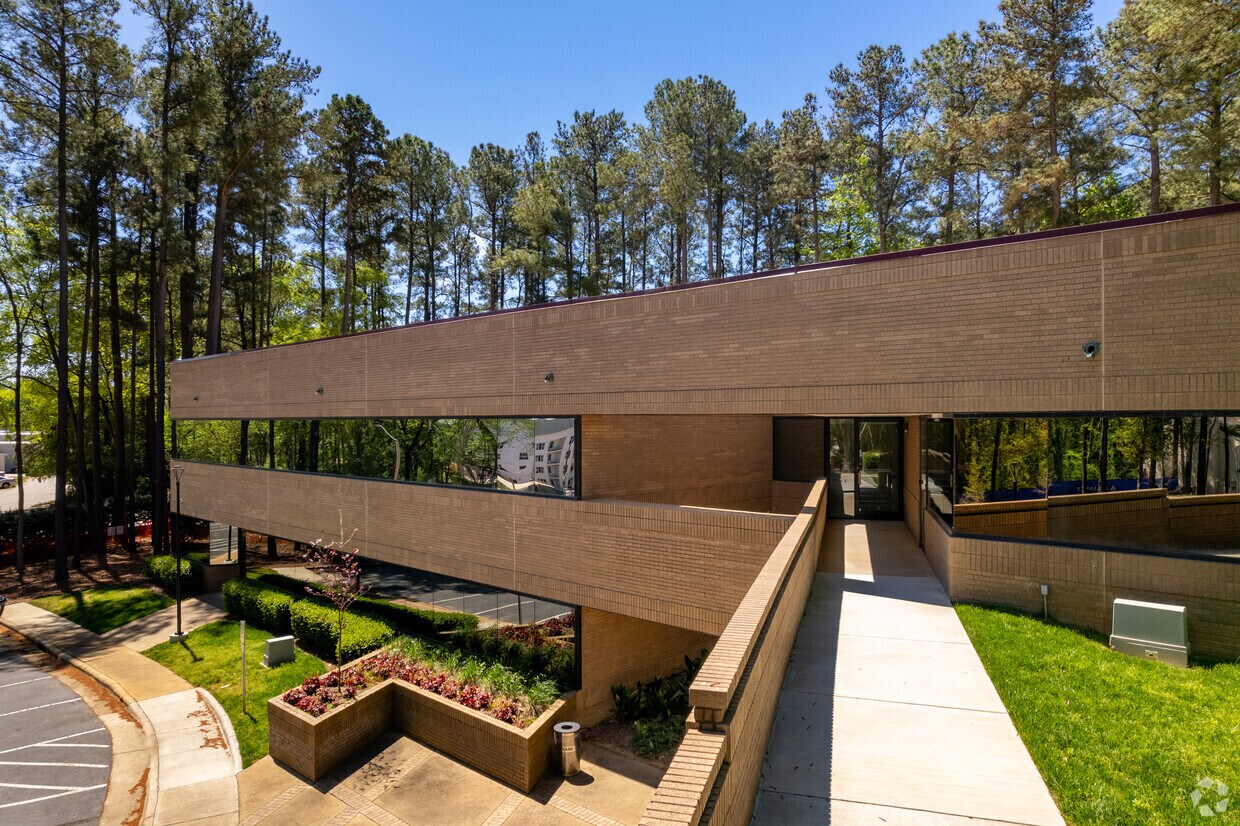2900 Highwoods Blvd, Raleigh, NC à louer Photo du bâtiment- Image 1 de 18