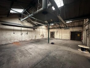 Mount Skip Lane, Manchester for lease Interior Photo- Image 1 of 9
