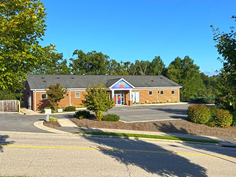 829 Davis St, Blacksburg, VA for sale - Building Photo - Image 2 of 36