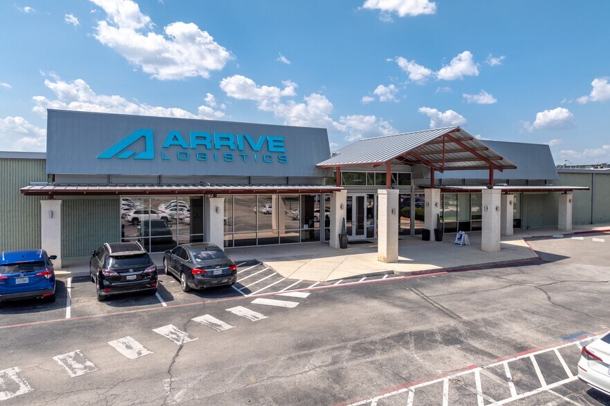 2735 Austin Hwy, San Antonio, TX à louer - Photo du bâtiment - Image 3 de 10