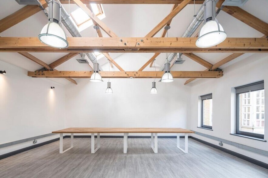 1-3A Chapel Pl, Londres à louer - Photo intérieure - Image 2 de 40