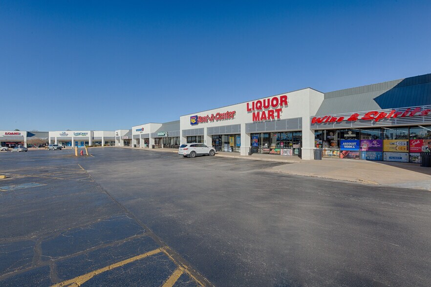 728-732 W New Orleans St, Broken Arrow, OK à louer - Photo du bâtiment - Image 3 de 6