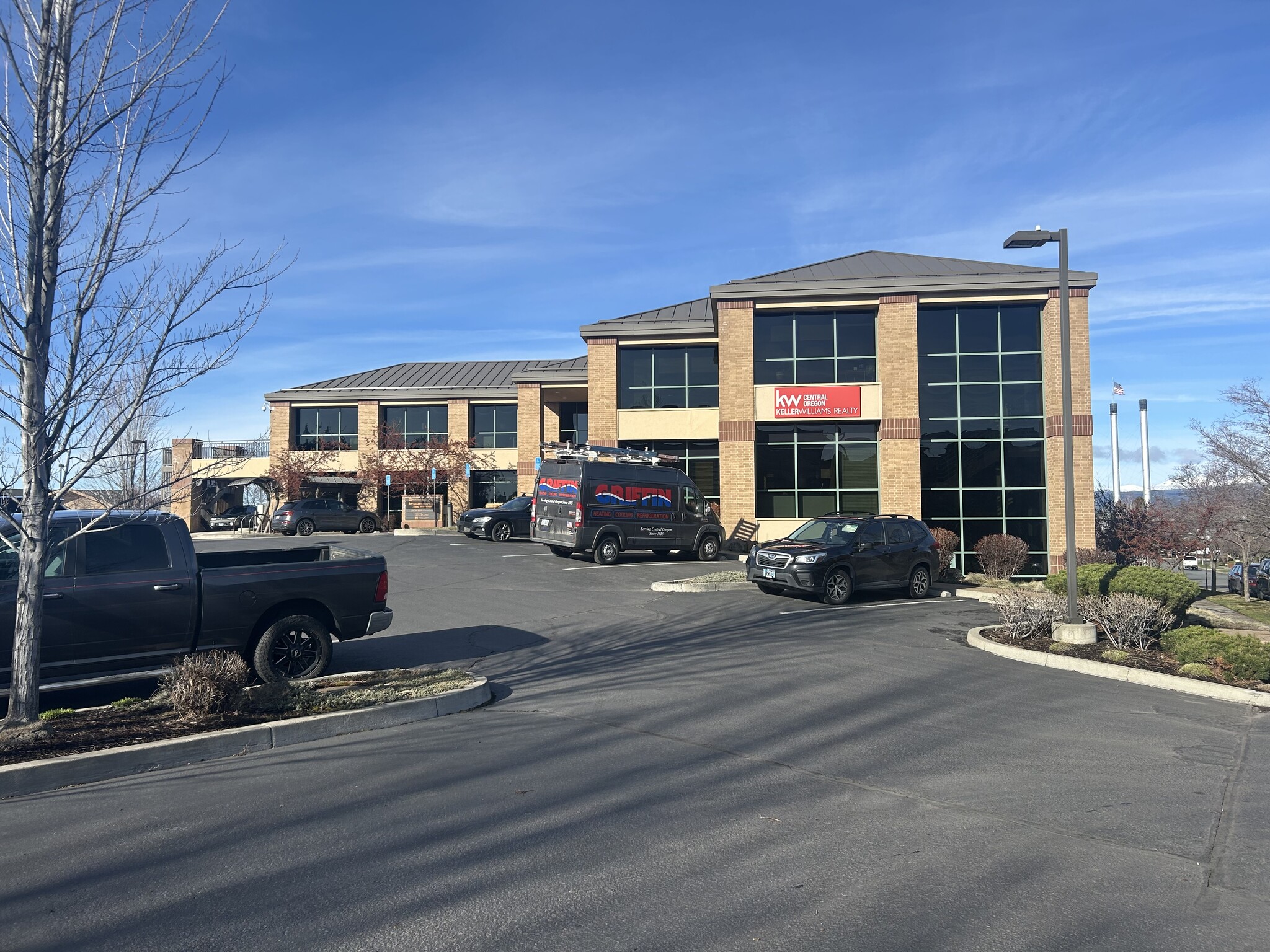 233 SW Wilson Ave, Bend, OR for lease Primary Photo- Image 1 of 31
