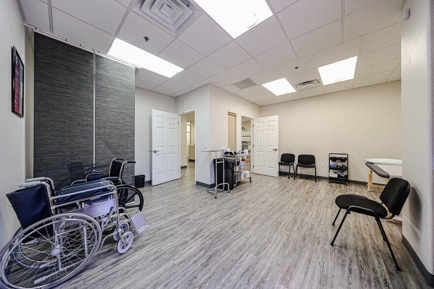 535 E McKellips Rd, Mesa, AZ à vendre - Photo du bâtiment - Image 3 de 19