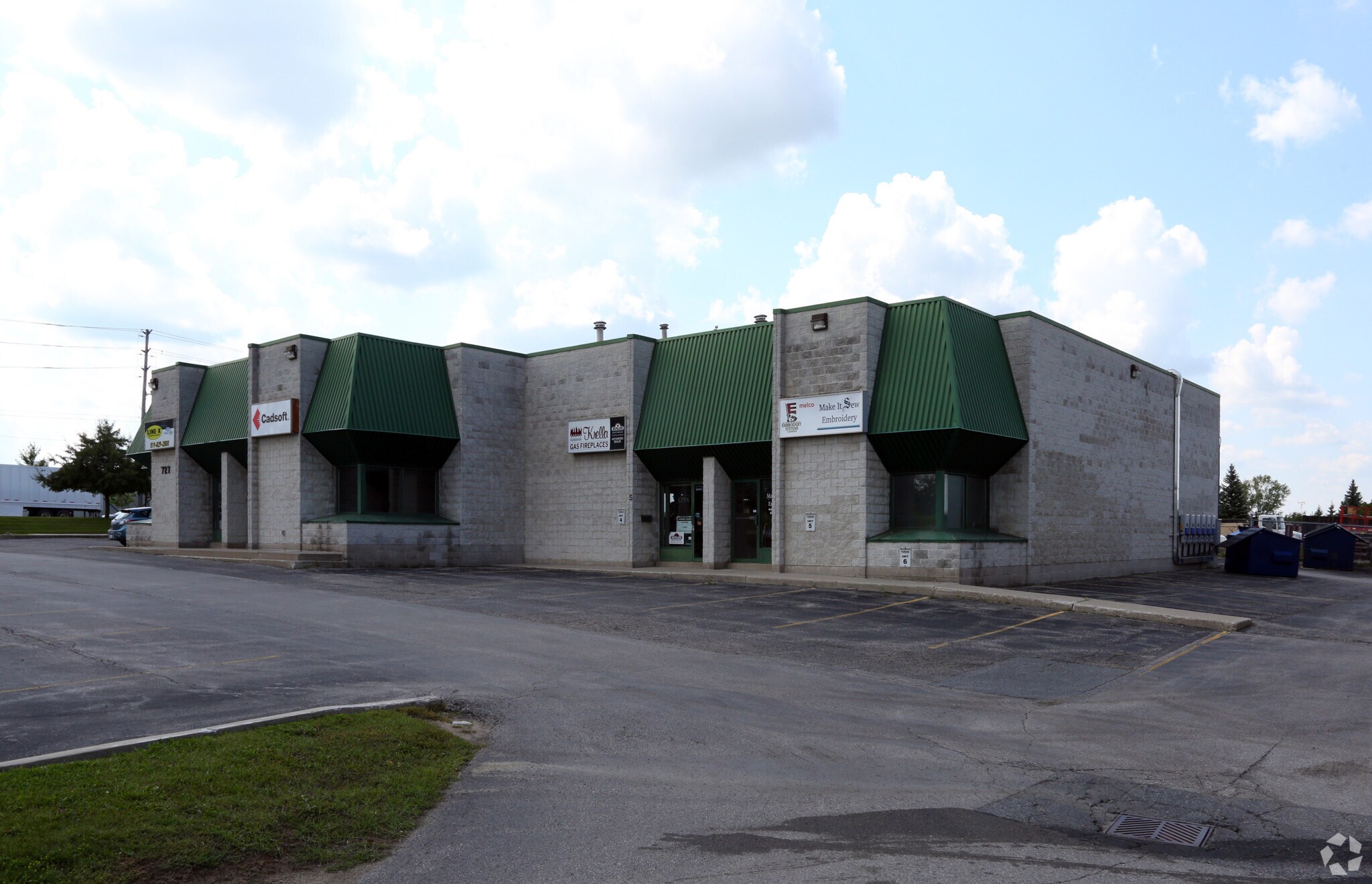 727 Speedvale Ave W, Guelph, ON for sale Primary Photo- Image 1 of 1