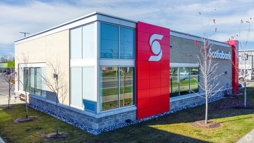 8345 Financial Dr, Brampton, ON for lease - Building Photo - Image 3 of 4