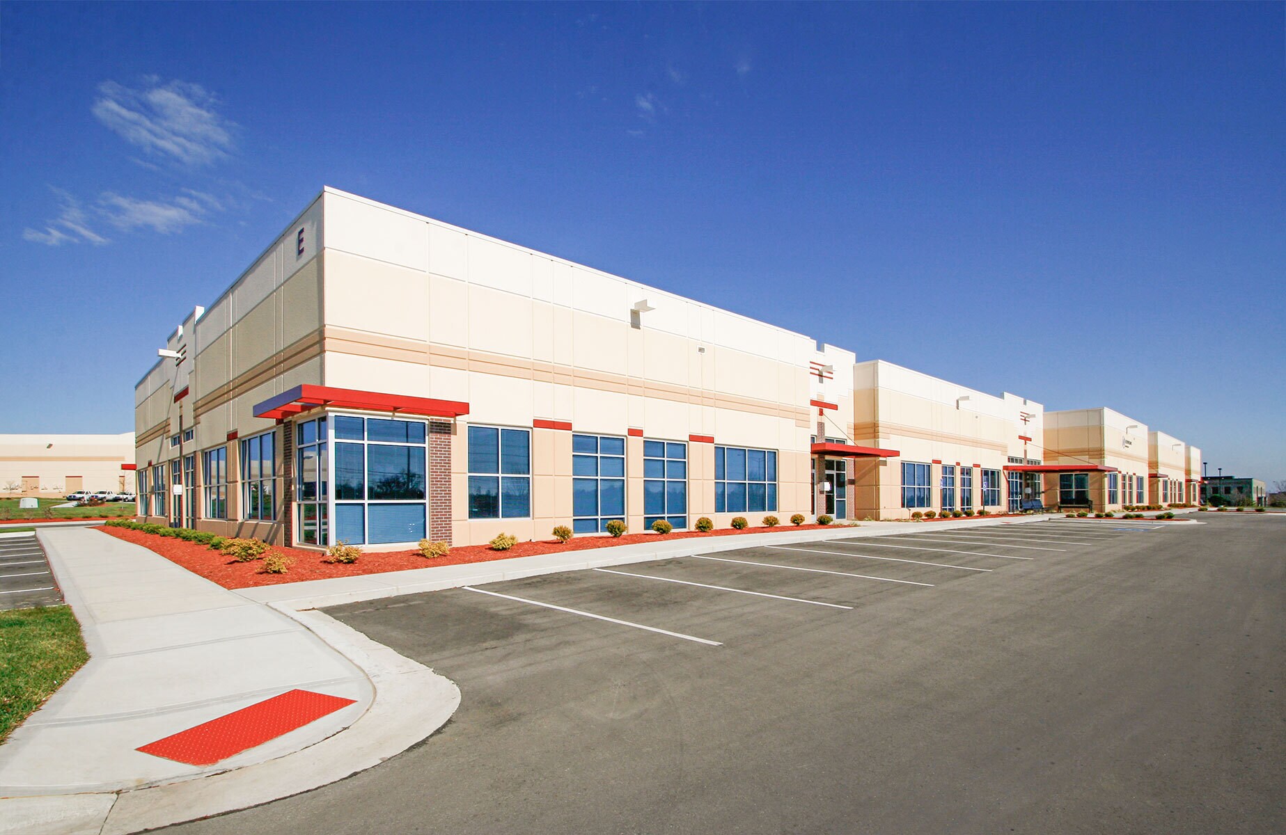 11025-11091 Strang Line Rd, Lenexa, KS à louer Photo du bâtiment- Image 1 de 13