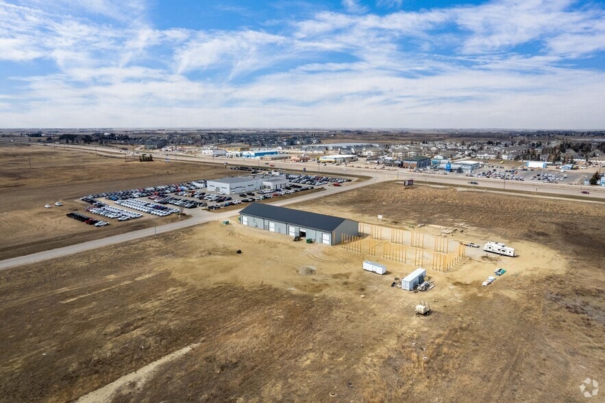 245 Canal Av, Strathmore, AB for sale - Aerial - Image 2 of 5