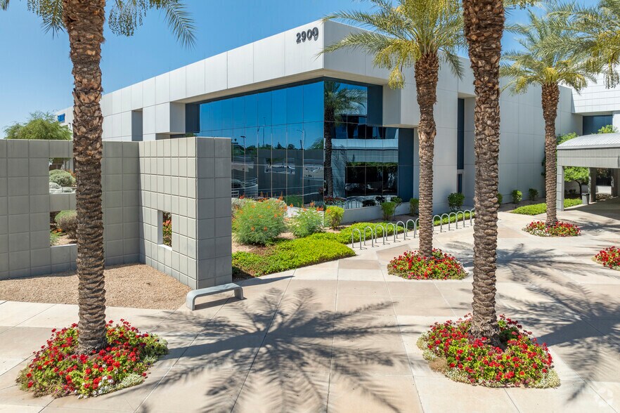 2900 S Diablo Way, Tempe, AZ for lease - Building Photo - Image 2 of 7
