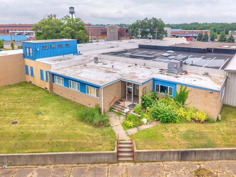 330 Upton Ave, Battle Creek, MI for sale - Building Photo - Image 2 of 39
