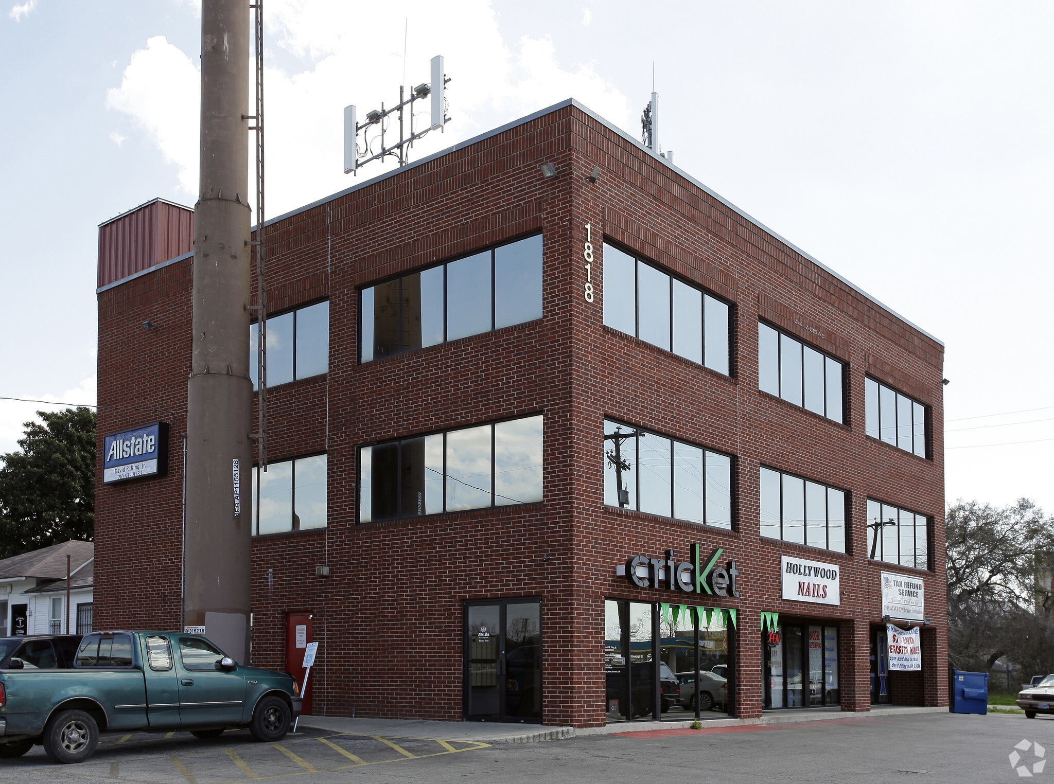 1818 S New Braunfels Ave, San Antonio, TX for lease Primary Photo- Image 1 of 44