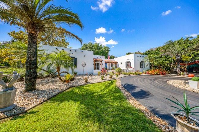 More details for 19050 SW 194th Ave, Miami, FL - Specialty for Sale