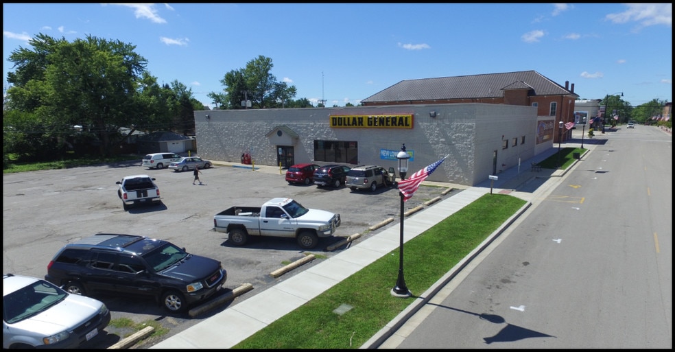 613 Locust St, Marshall, IL for sale - Primary Photo - Image 3 of 3