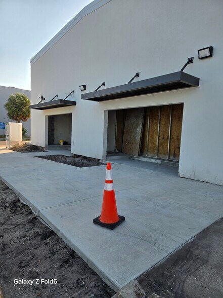 1900 Central Ave, Saint Petersburg, FL à louer - Photo du bâtiment - Image 3 de 10