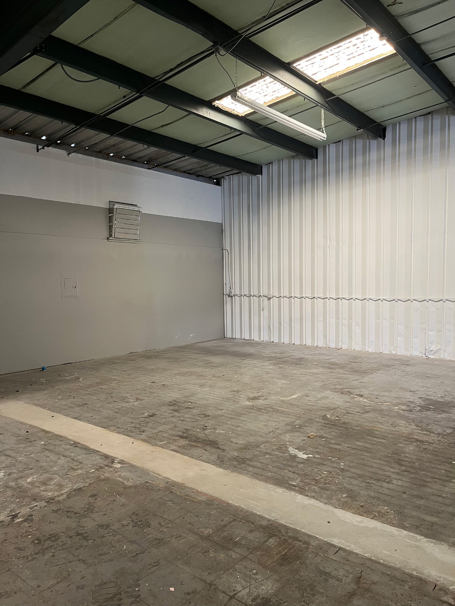 13584 49th St N, Clearwater, FL à louer Photo intérieure- Image 1 de 6