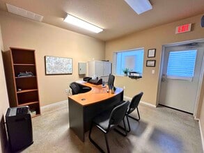 122 Rose Ln, Frisco, TX for lease Interior Photo- Image 2 of 5