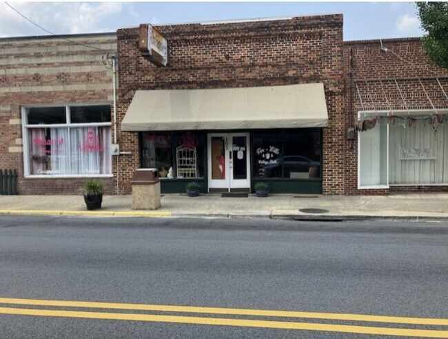 More details for 103 E Main St, Summerton, SC - Retail for Sale