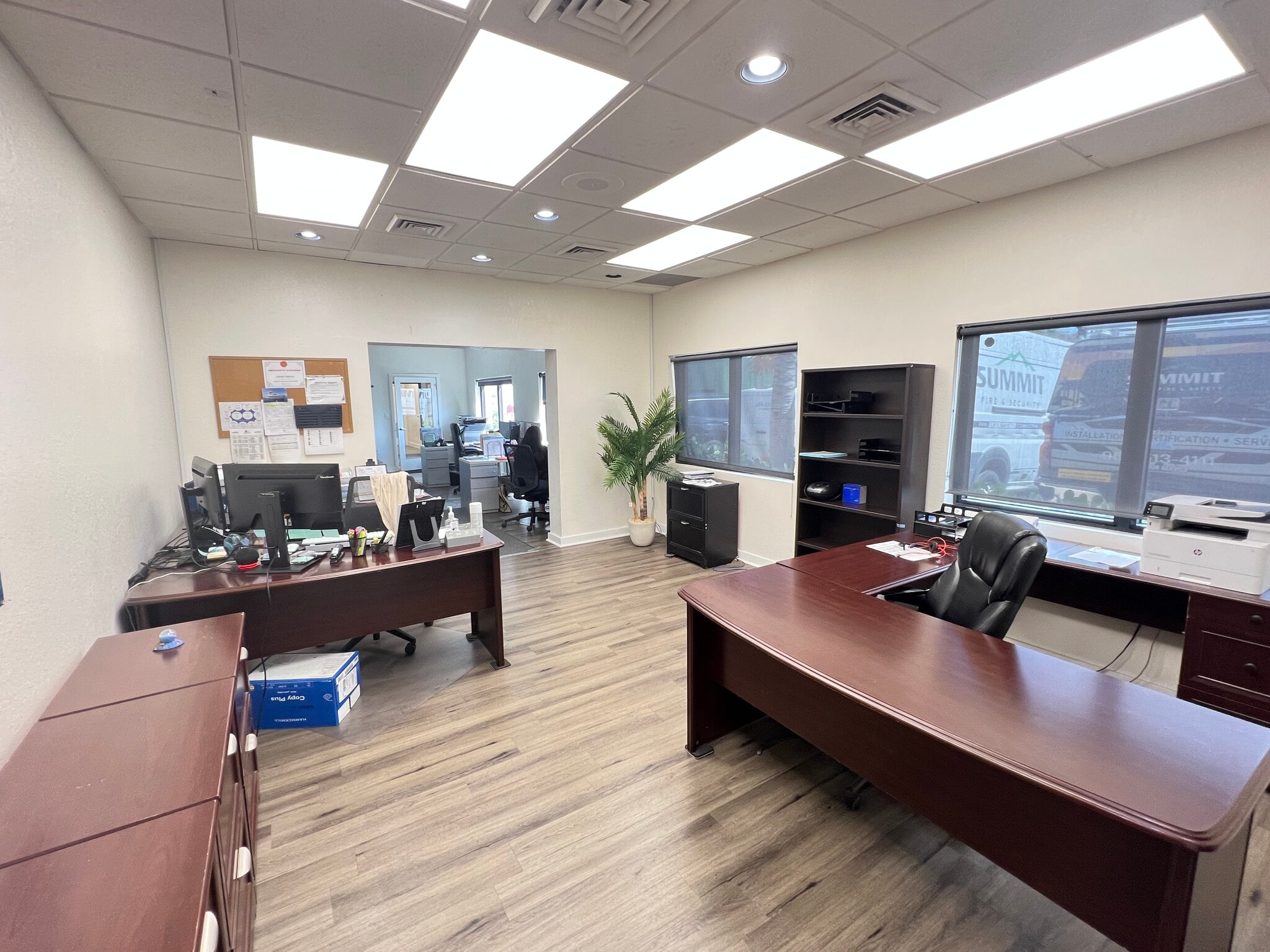 4003-4015 NE 6th Ave, Oakland Park, FL for lease Interior Photo- Image 1 of 15