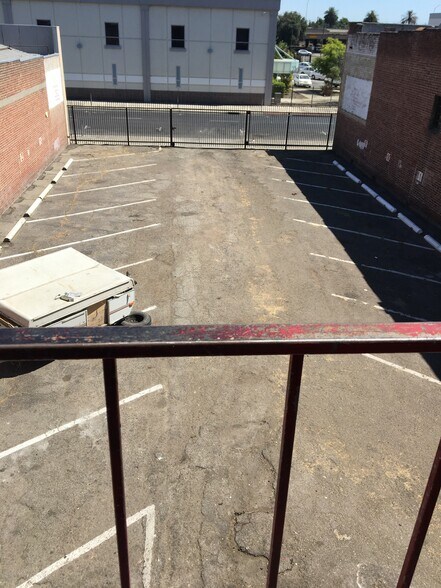 28 S American St, Stockton, CA à vendre - Photo du bâtiment - Image 2 de 29