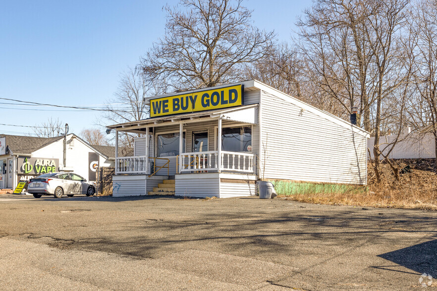 1116 Middle Country Rd, Selden, NY for sale - Primary Photo - Image 1 of 3