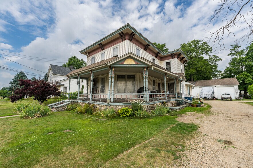 206 W Delaware St, Decatur, MI à vendre - Photo principale - Image 1 de 6